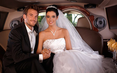 4 Reasons To Hire Limousine For Your Wedding